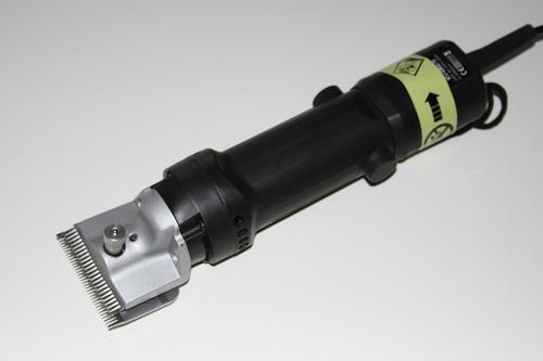 Horser Klipper IHK320w er udstyret med et patenteret 3" skærehoved, som fungerer med lav spænding.